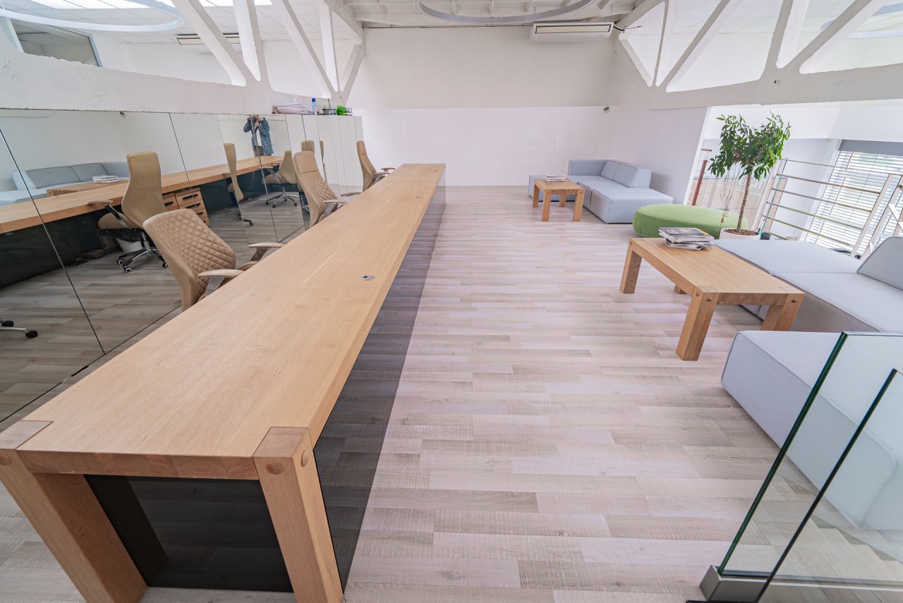 R1Centrum Bratislava centrum bývania - Herplast podlahy, interiérové riešenia, okná, dvere, vzorky materiálov a vybavenie pre domácnosť