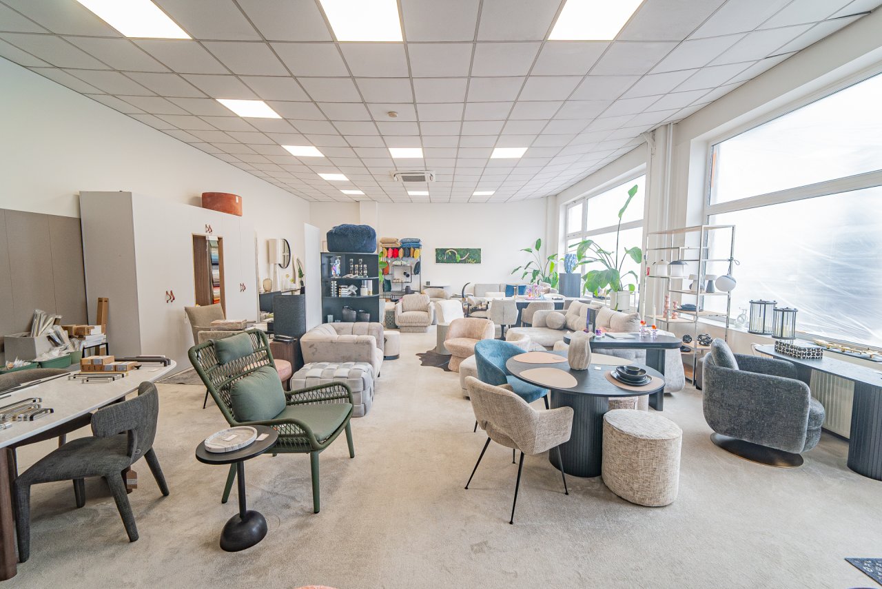 R1Centrum Bratislava centrum bývania - Open Up Design Trade dizajnový nábytok, sedačky, kreslá, stolíky, dekorácie a interiérové doplnky
