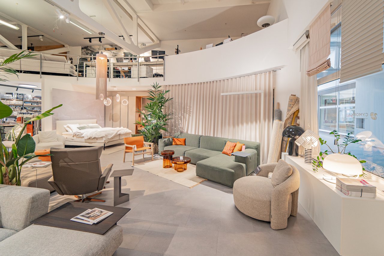 R1Centrum Bratislava centrum bývania - Raster svietidlá do obývačky, moderné lampy, závesné osvetlenie, dizajnové svietidlá a LED riešenia